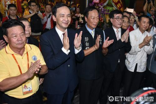 郭台铭声称“一中各表”是“两个中国”，朱立伦驳：不能这样表