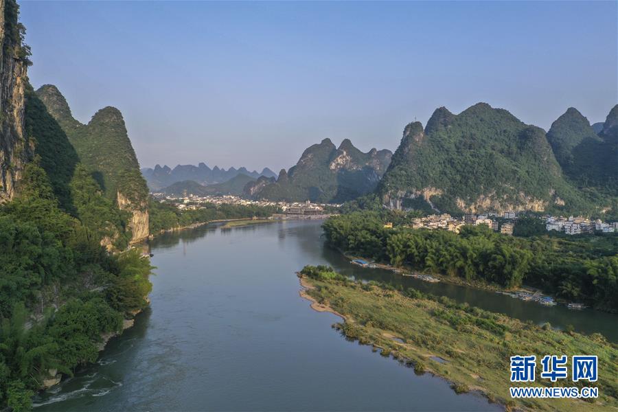 （环境）（8）桂林山水：江作青罗带 山如碧玉篸