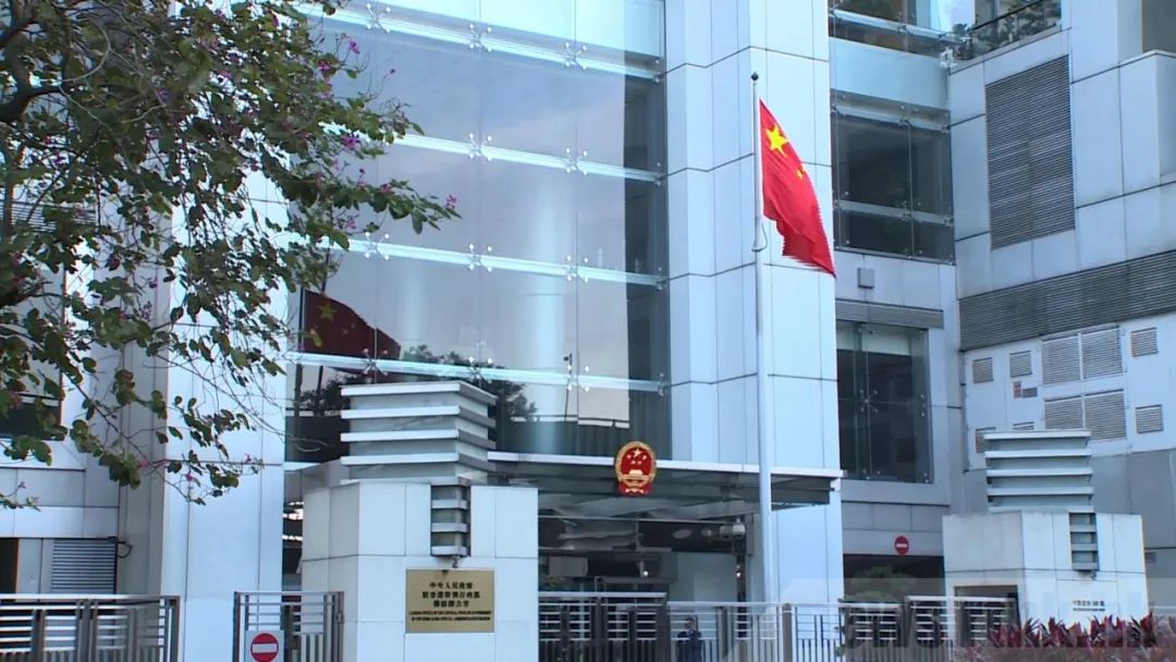 直新闻： 昨天香港中联办听取港区国安立法意见座谈会，骆惠宁主任强力发声，这传递出怎样的信号？