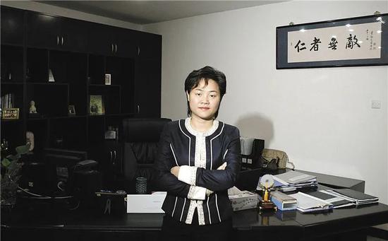  黄光裕胞妹黄秀虹，现任北京鹏润投资集团董事长