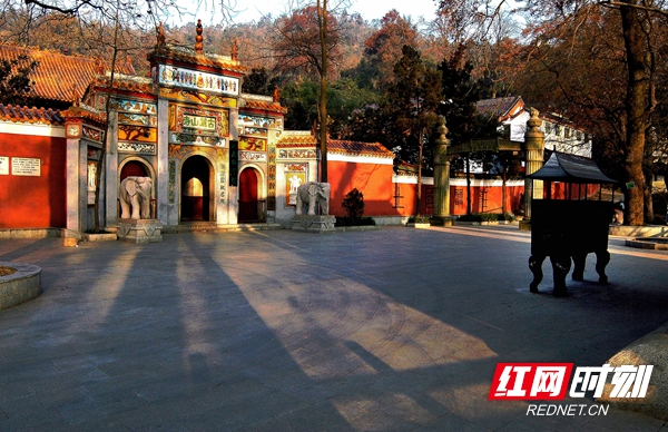 麓山景区2.jpg