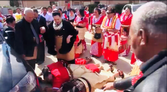 （汤加王国公主参加当地传统仪式）