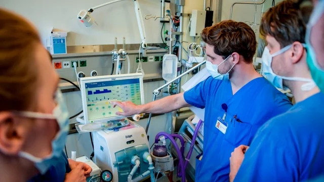 ca_germany_covid19_ventilatorinstruction_032520gettyimages.webp.jpg