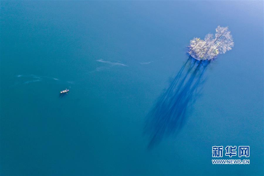 （美丽中国）（2）初冬阿哈湖景如画