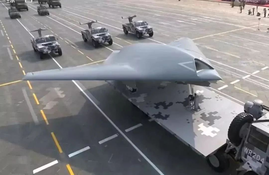 资料图:2019年国庆阅兵式上亮相的GJ-11无人机