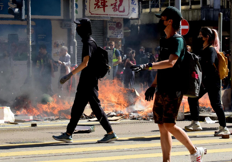 “港独”再行动，校园黑暴又来了