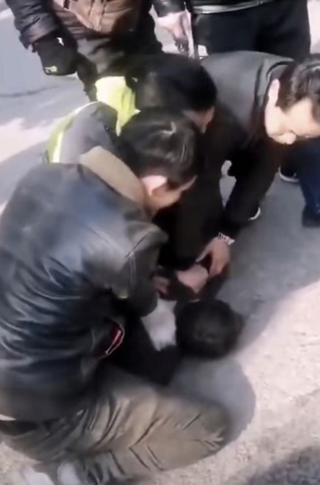 四川一女企业家当街遭尾随刺数刀,系全国劳动模范