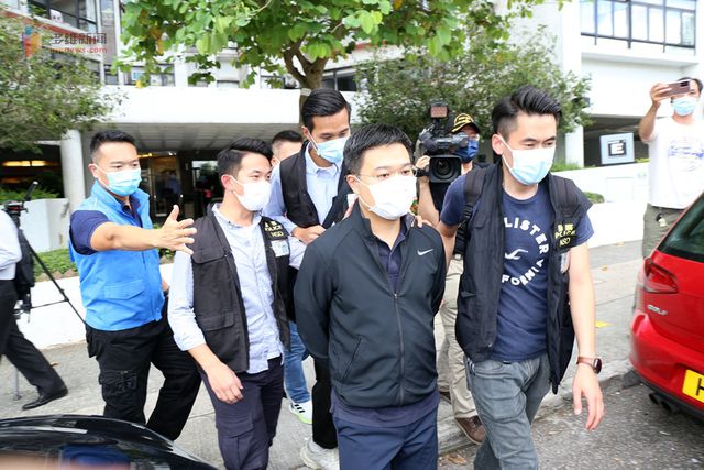 香港警方拘捕《苹果日报》总编辑罗伟光及壹传媒高层
